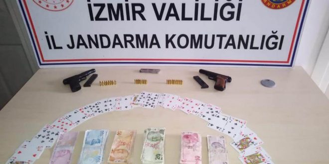 İzmir'de kumar oynayan 44 kişiye 322 bin lira ceza kesildi