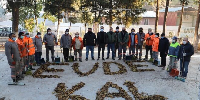 Manisa'da temizlik işçilerinden Evde Kal çağrısı