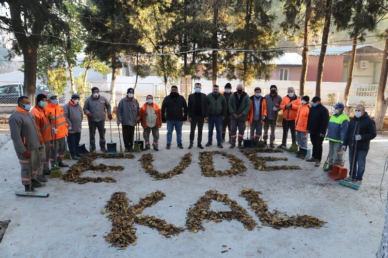 Manisa'da temizlik işçilerinden Evde Kal çağrısı