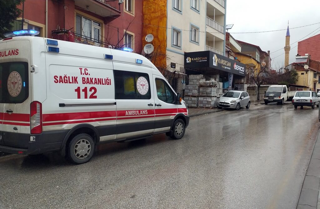 Uşak'ta Sobadan zehirlenen anne ve 3 çocuğu hastaneye kaldırıldı