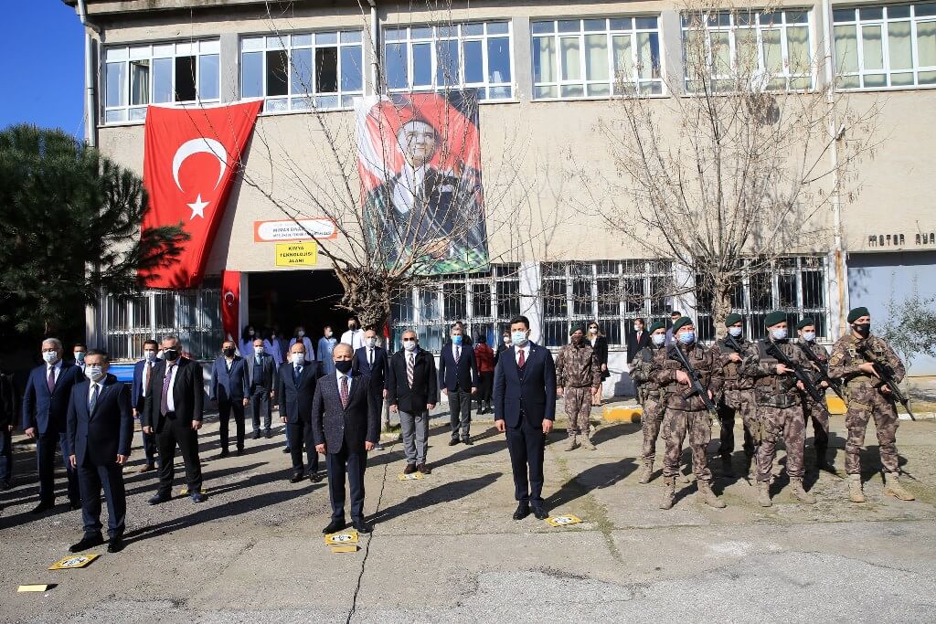 Aydın'da öğrencilerin ürettiği temizlik malzemeleri, Afrin'de görevli asker ve polislere gönderildi