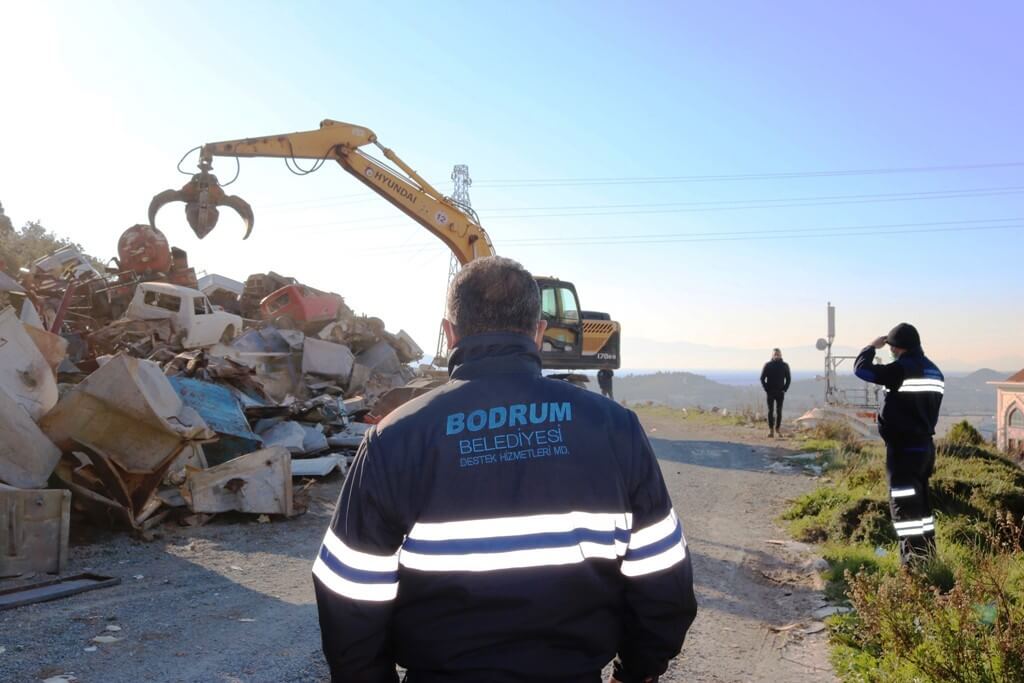 Bodrum Belediyesi, hurda malzemeleri geri dönüşüme verdi