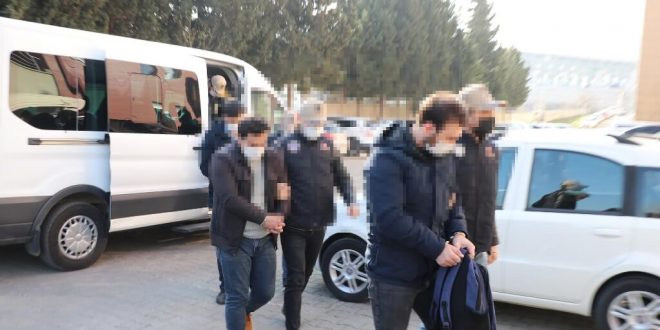 Manisa'da FETÖ operasyonunda gözaltına alınan 5 şüpheli adliyede