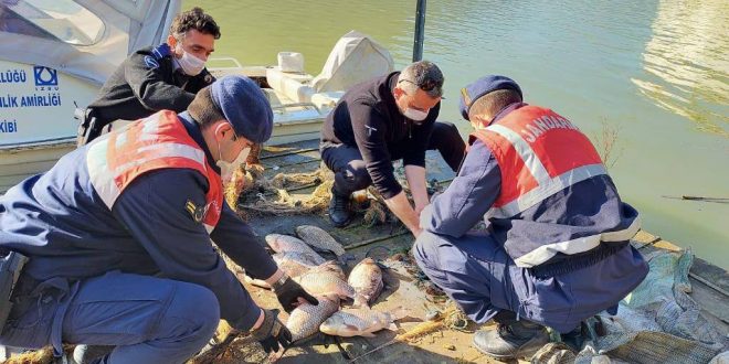 Tahtalı Barajı'nda balık avlayan 2 kişiye, 4 bin 916 lira ceza kesildi