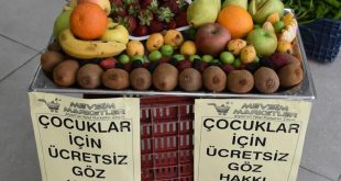 fyonkarahisar'da bir market çocuklar için "göz hakkı reyonu" hazırladı