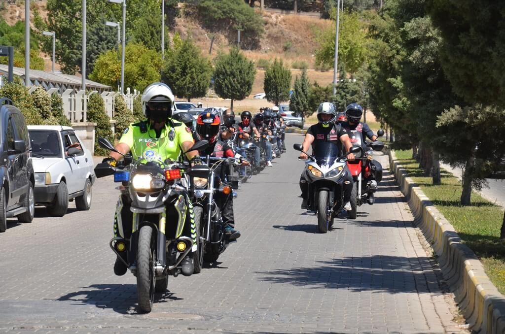 Aydın'da motosiklet tutkunları müzelerin tanıtımı için sürüş yaptı