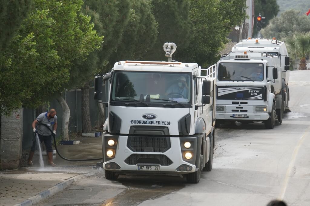 Bodrum'da günde 200-300 kilometre arası yol temizleniyor