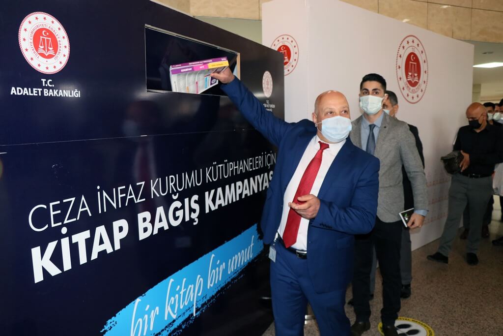 İzmir ve Aydın'da cezaevleri için kitap bağışı kampanyası başlatıldı