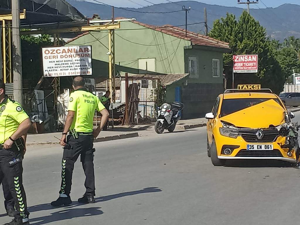 İzmir'in Ödemiş ilçesinde trafik kazasında 2 kişi yaralandı