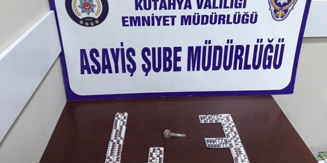 Kütahya'da polisten kaçan otomobildeki 4 uyuşturucu şüphelisi gözaltına alındı