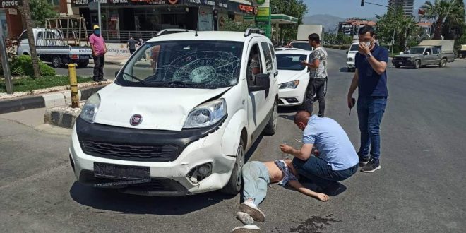 Manisa'da otomobil, elektrikli bisikletle çarpıştı: 2 yaralı