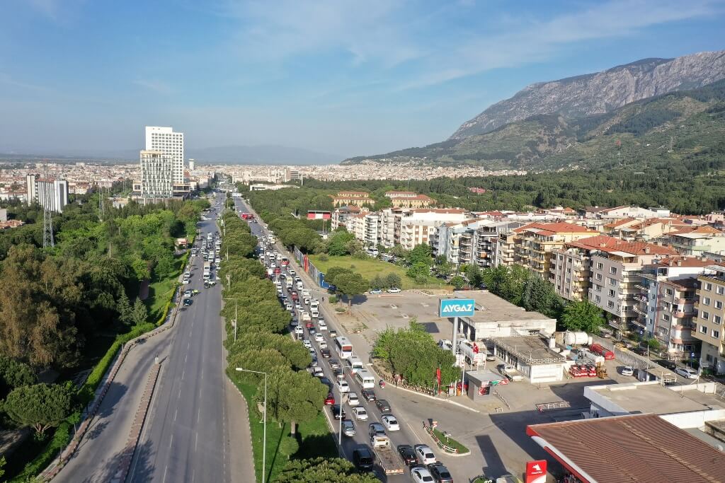 Manisa'da "tam kapanma" tedbirlerini ihlal eden 592 kişiye ceza uygulandı