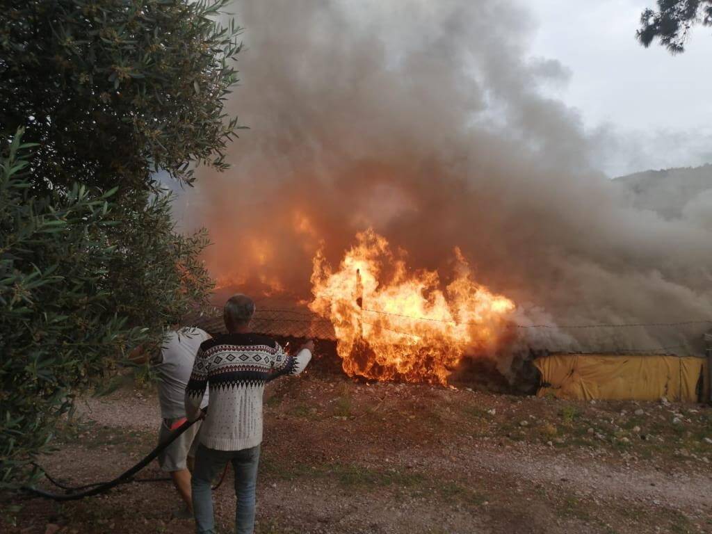 Muğla'da Ahşap ev yangından sonra kullanılamaz hale geldi