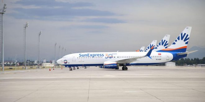 SunExpress, zorunlu seyahatlerde İzmir halkının yanında