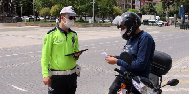 Tam kapanma kapsamında Uşak'ta denetimler sürüyor