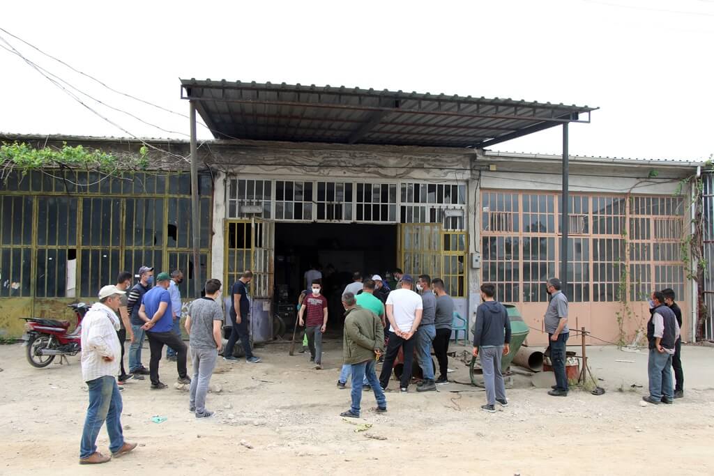 Uşak'ta jant tamiri tamirci lastiğin patlamasından sonra yaralanarak yaralandı