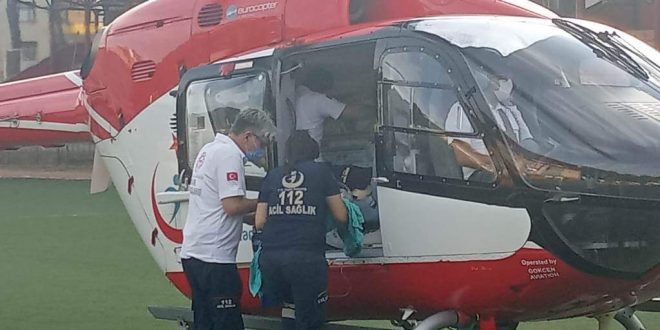 Ambulans helikopter Ödemiş'te yeni doğan bebek için havalandı