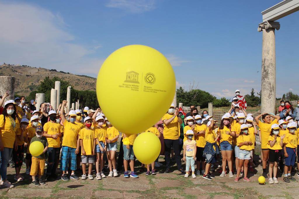 Bergama'dan UNESCO mirası kentlere uçurtmalarla selam