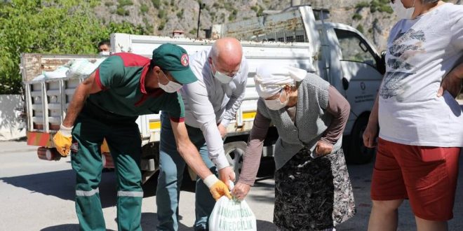 Dünya çevre gününde Menteşe ilçesinde 30 ton kireç dağıtıldı