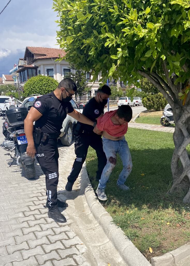 Fethiye'de tartıştığı kişiyi bıçakladığı iddia edilen şüpheli yakalandı