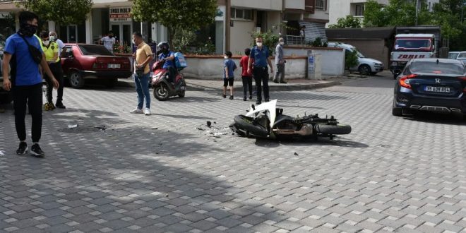 İzmir Kemalpaşa'da pikapla motosikletin çarpışması sonucu 1 kişi yaralandı