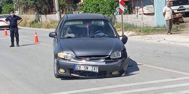 İzmir Ödemiş'te iki otomobil çarpıştı: 1 yaralı