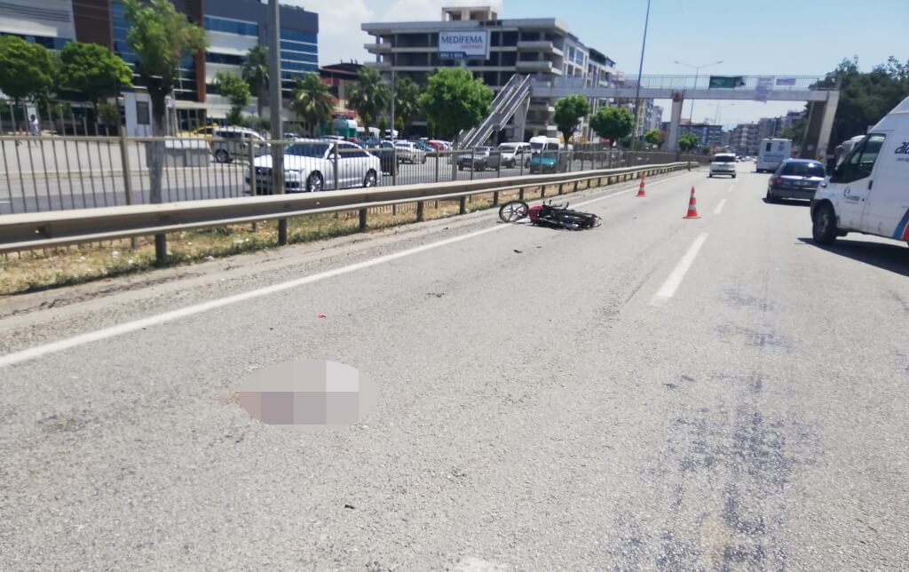 İzmir Torbalı'da motosikletin çarptığı yaya hayatını kaybetti, sürücü yaralandı