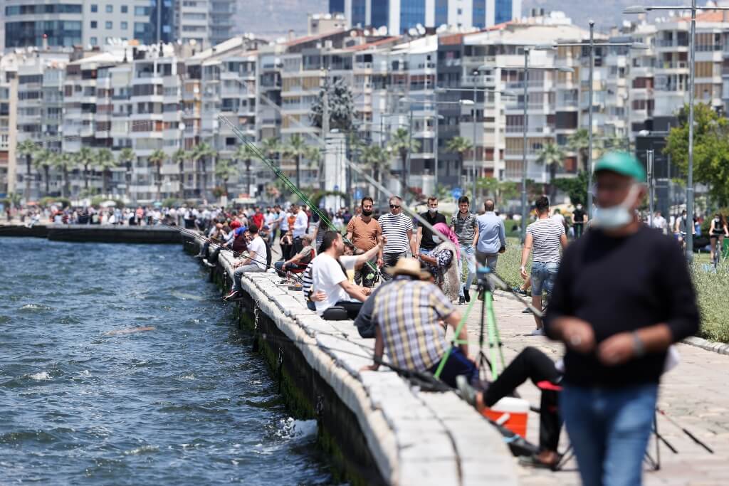 İzmir'de kısıtlamasız ilk cumartesi