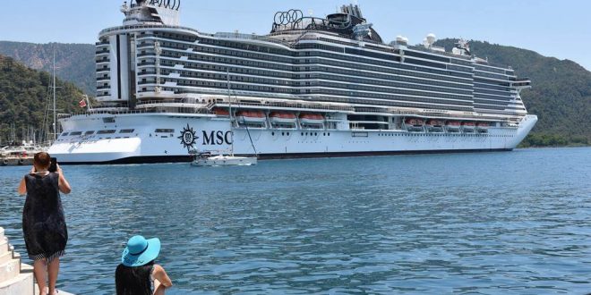 Malta bayraklı kruvaziyer "MSC Seaview" sezon hazırlığı için Marmaris'te