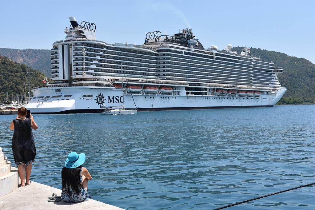 Malta bayraklı kruvaziyer "MSC Seaview" sezon hazırlığı için Marmaris'te