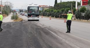 Manisa'da trafik ekipleri, şehirler arası otobüsleri denetledi