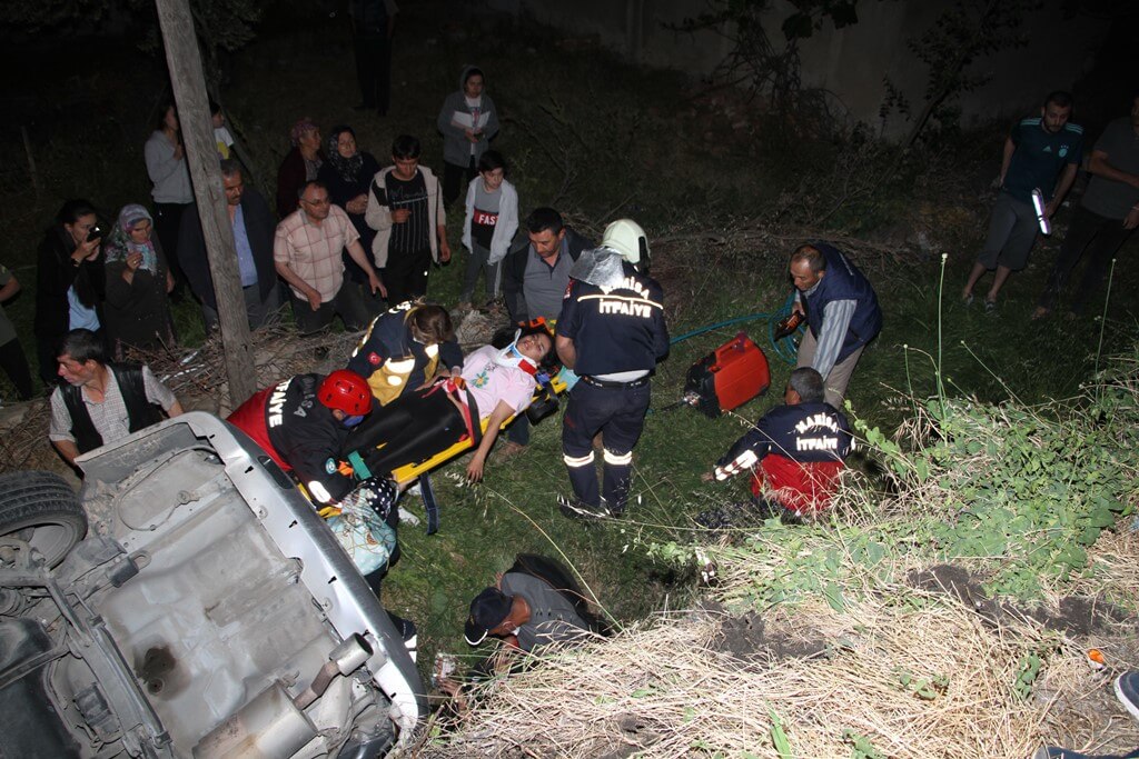 Manisa'nın Kula ilçesinde trafik kazasında 3 kişi yaralandı