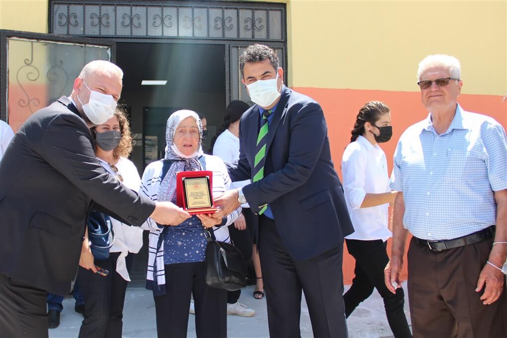 Menemen ilçesinde meslek lisesi için yaptırılan gastronomi atölyesi, törenle açıldı