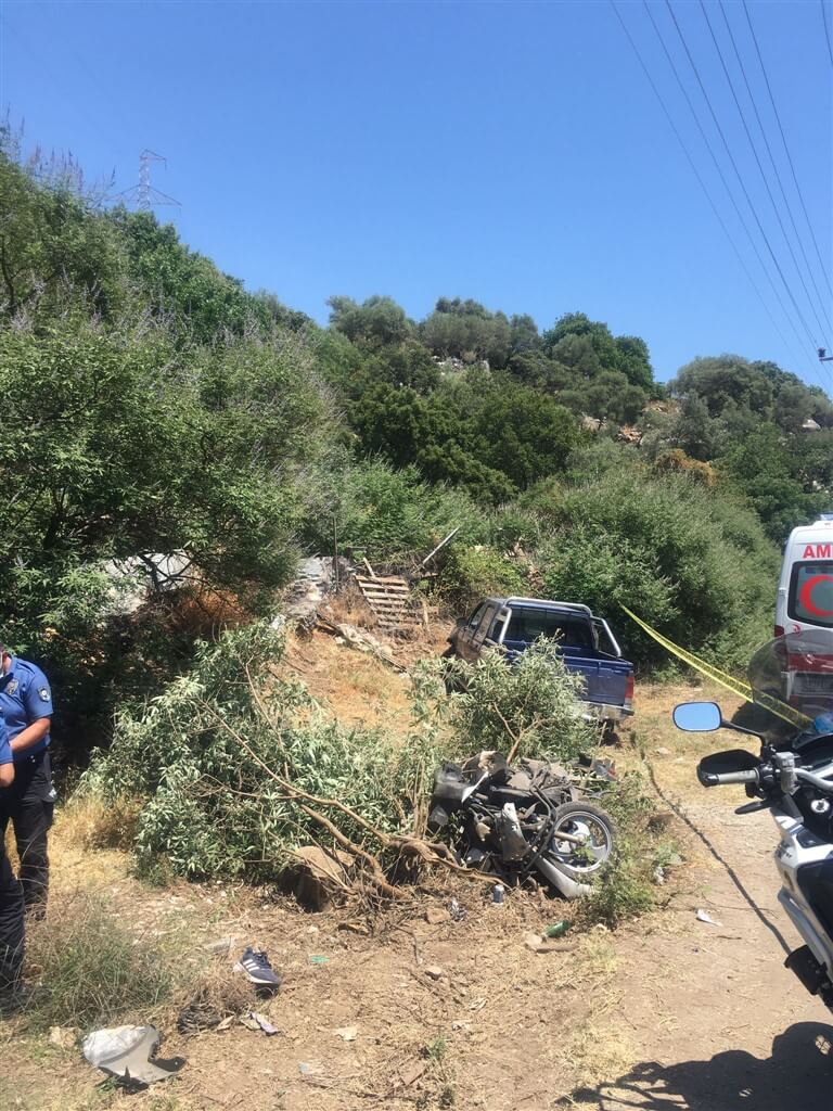 Muğla'nın Marmaris ilçesinde kazada pikap ile motosiklet çarpıştı 1 ölü, 1 yaralı