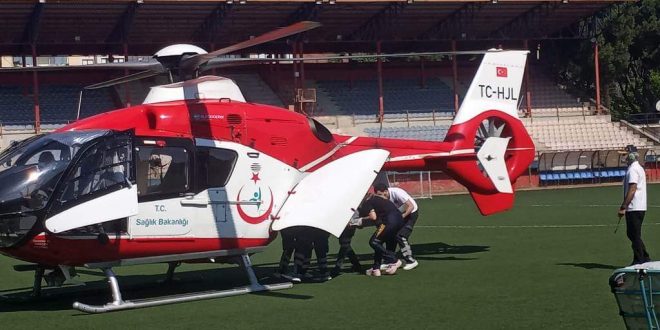 Ödemiş ilçesinde ayağı Tarım aletine sıkışan işçi için hava ambulansı havalandı