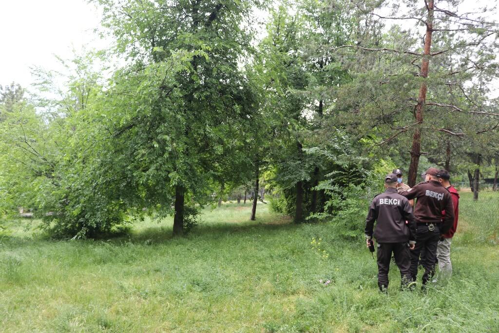 Parkta otururken yıldırım isabet eden kişi ağır yaralandı