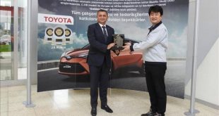 Toyota Otomotiv Sanayi Türkiye'ye platin ihracat ödülü