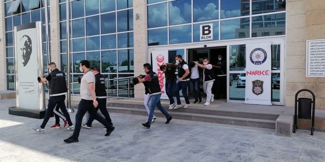 Uşak merkezli uyuşturucu operasyonunda 2 tutuklama