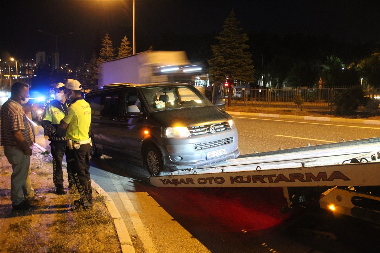 Uşak'ta trafik kavgası 3 kişi tabancayla yaralanmasıyla bitti