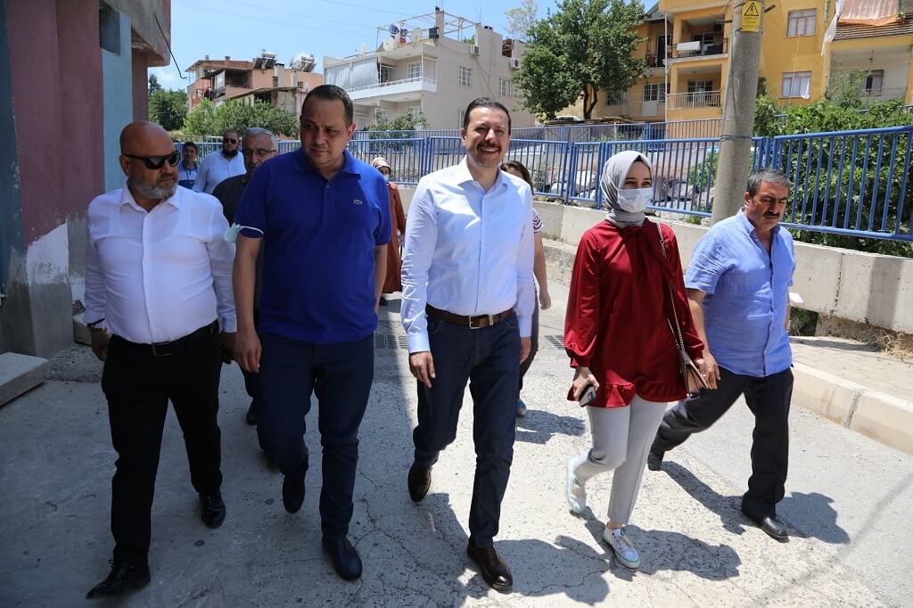 AK Parti'li Mahmut Atilla Kaya'dan İzmir Büyükşehir Belediyesine kentsel dönüşüm eleştirisi