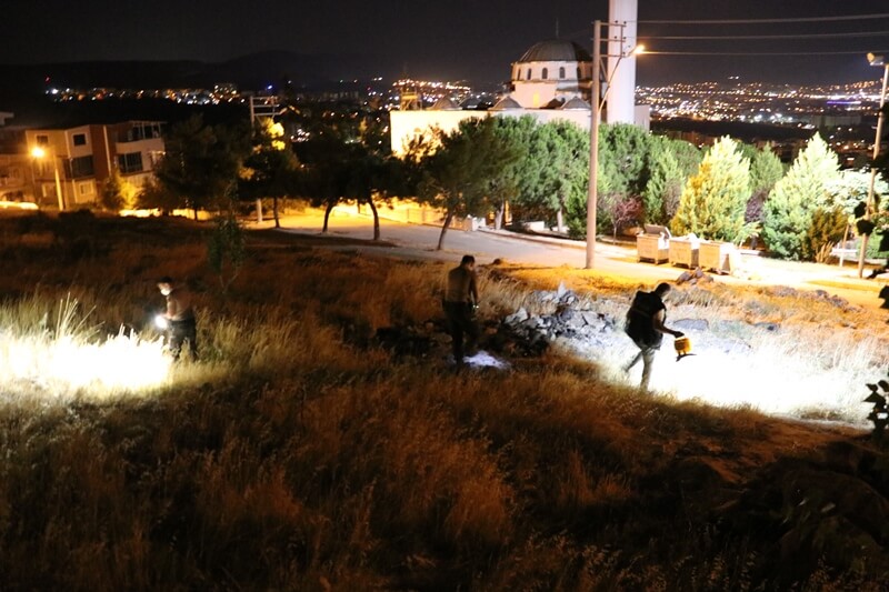 İzmir Bornova'da bıçaklı kavgada 2 kişi ağır yaralandı