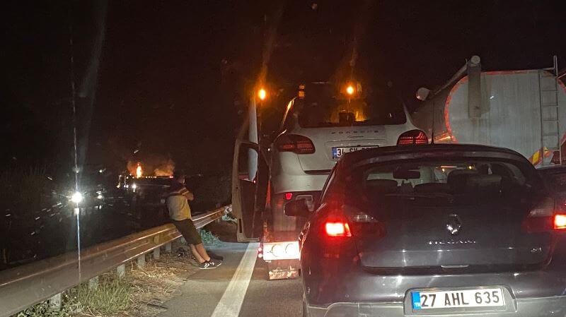 İzmir Selçuk ilçesinde tır kazasında yanan tırın sürücüsü öldü