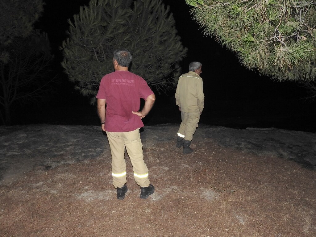 İzmir'in Urla ilçesinde çıkan ot yangını söndürüldü