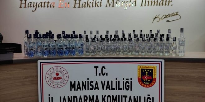 Manisa'da bir otomobilde kaçak içki yakalandı