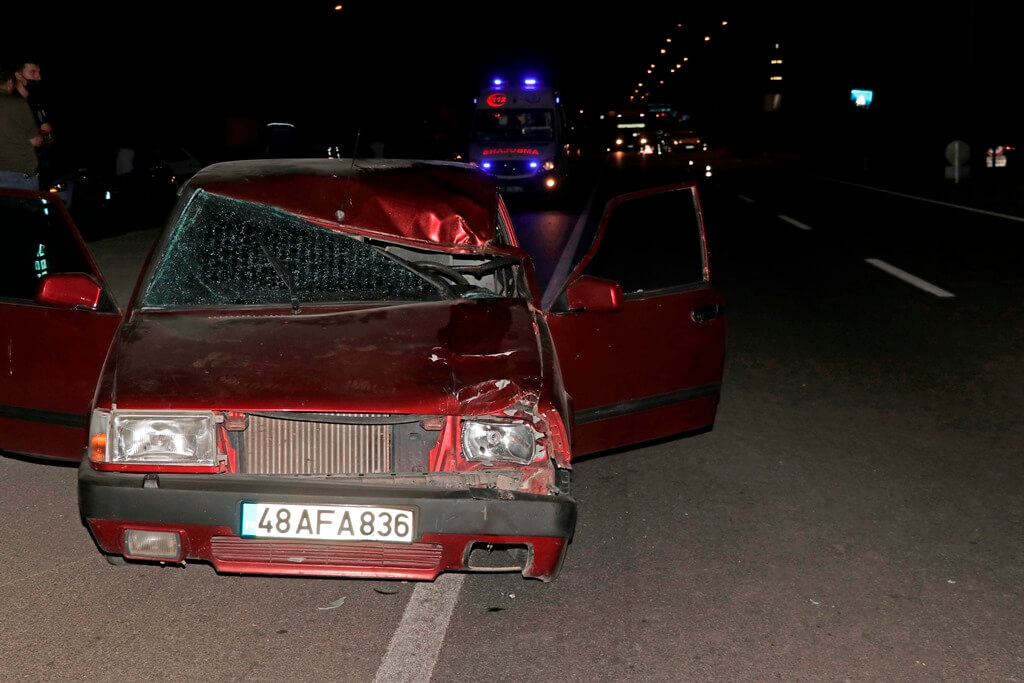 Muğla'nın Fethiye ilçesinde otomobilin çarptığı yaya hayatını kaybetti