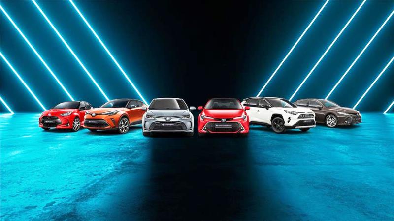 Toyota, düşük emisyon rekoru kıran hibritleriyle Autoshow 2021'de yerini aldı