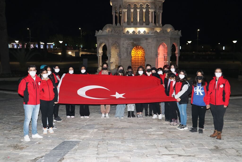 İzmir’de öğrenciler için Çanakkale ve Kurtuluş Savaşı'nın yaşandığı illere gezi düzenlendi