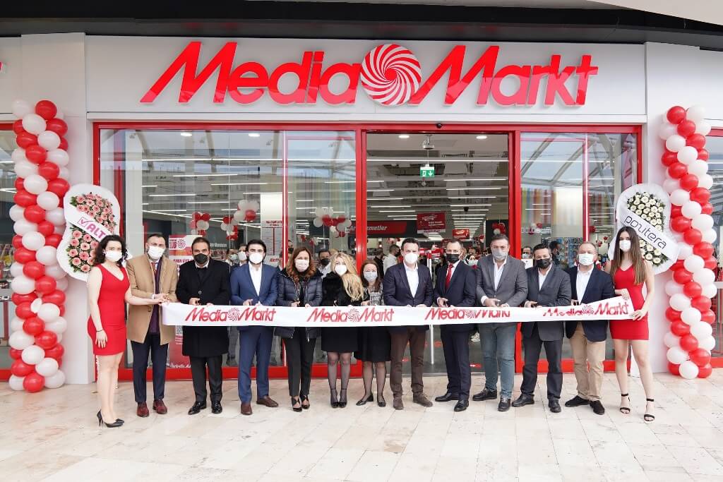 MediaMarkt Türkiye’nin yeni mağazasının açılışı İzmitlilerin büyük ilgisi ile gerçekleşti